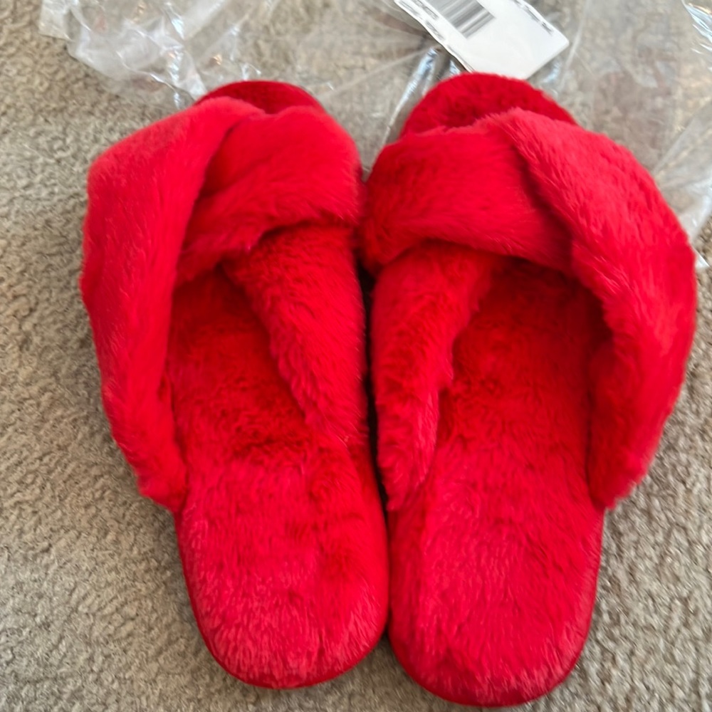 Faux fur twist slipper-brand new